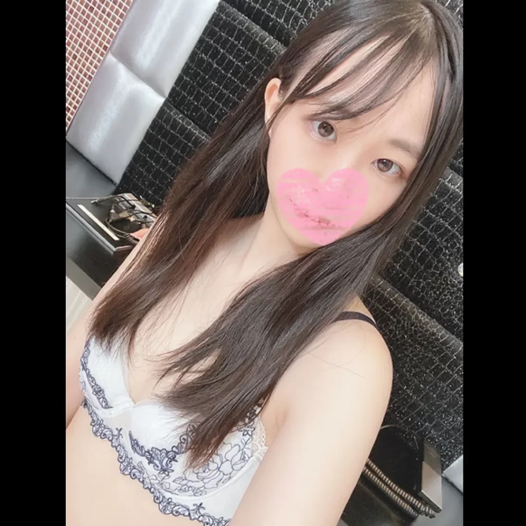 FC2 PPV 3101820 一週間限定 2980→1980 色白スレンダーな身体の純真無垢な女の子。お口とおまんこを白濁精子で汚してあげました。